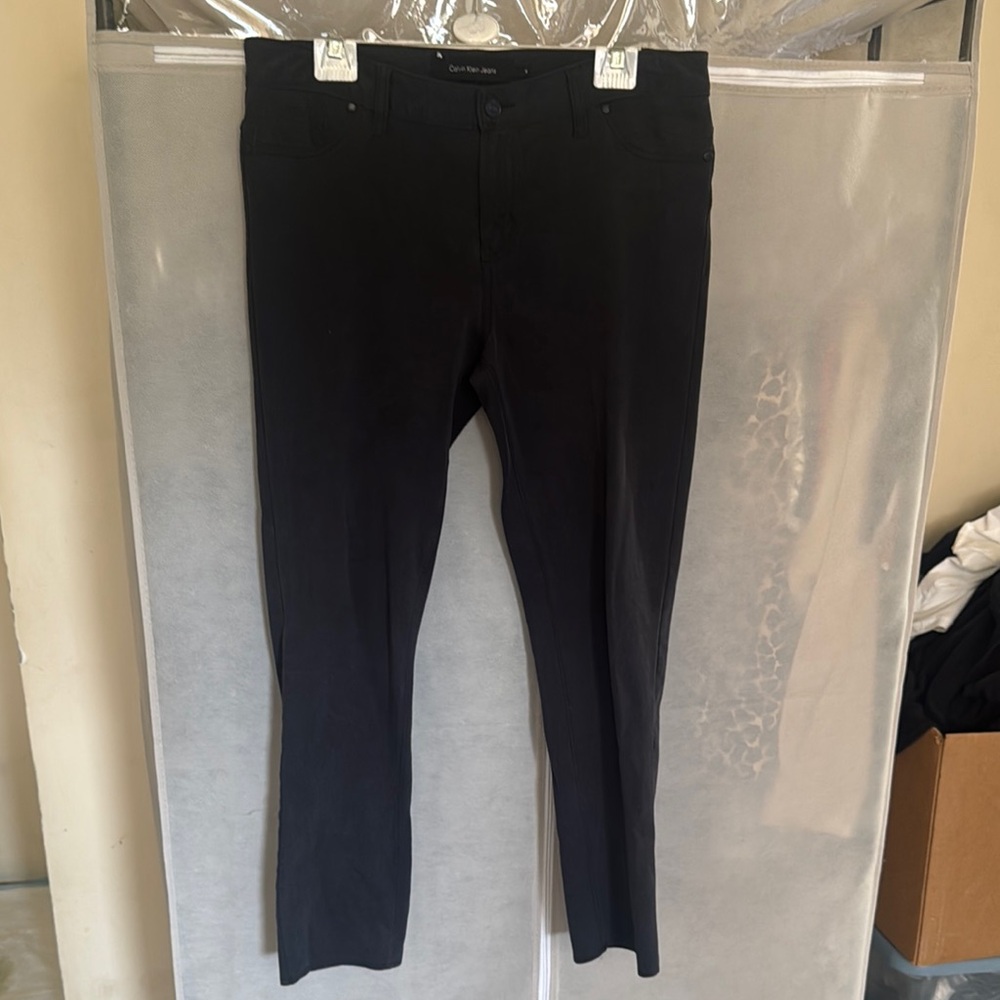 Calvin Klein Black Dress Pants with Sleek Design